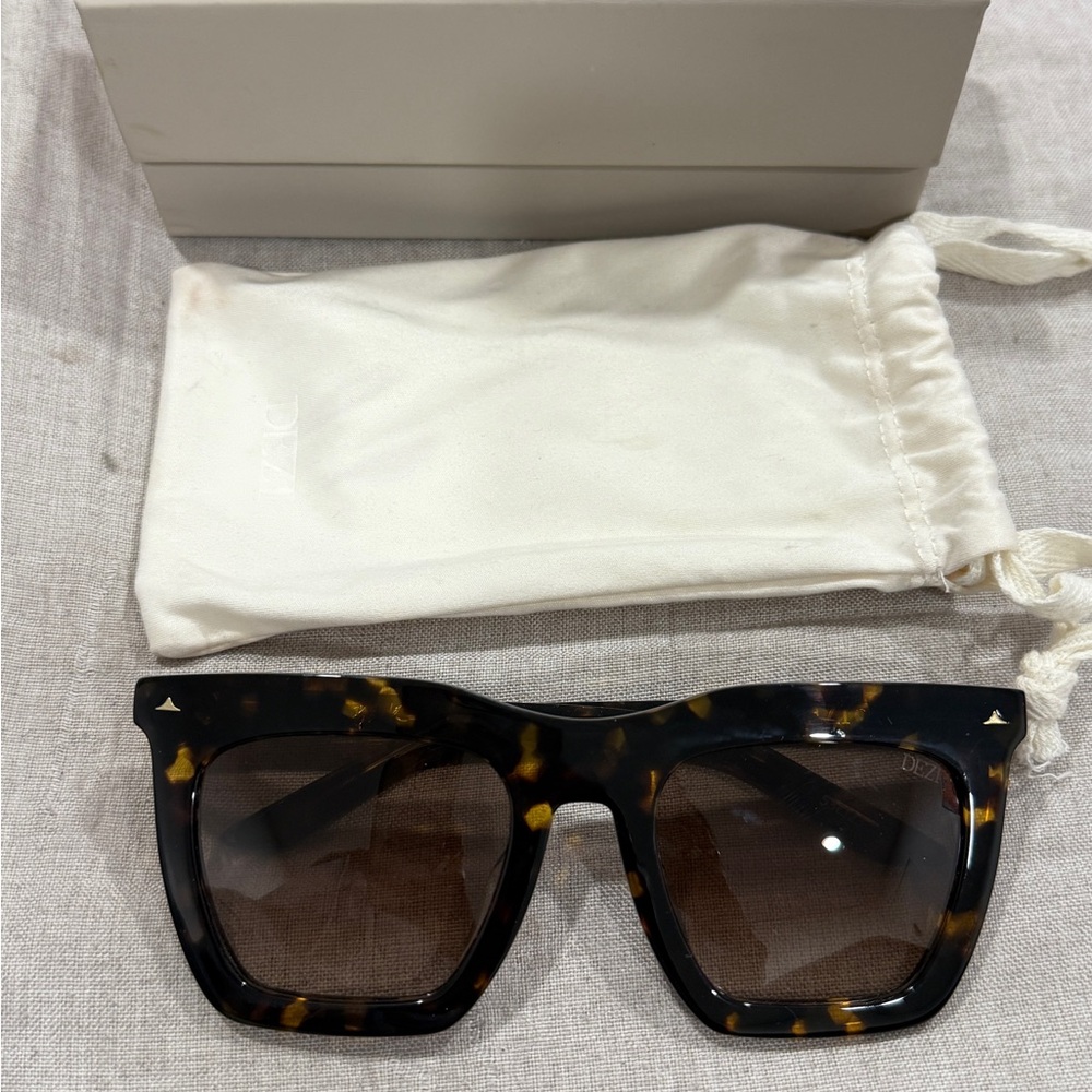 DEZI Tortoise Sunglasses with Black and Brown Accents